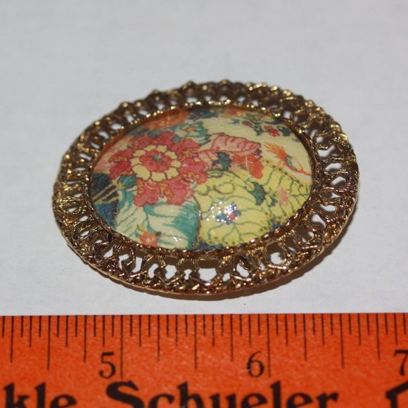 Vintage Handmade Egg Shell Pin/Brooch Charm Floral Gold Tone Signed - Picture 3 of 3